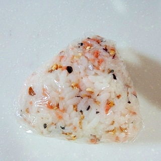 北海道♪鮭フレークと北海道まるだしの雑穀米おにぎり